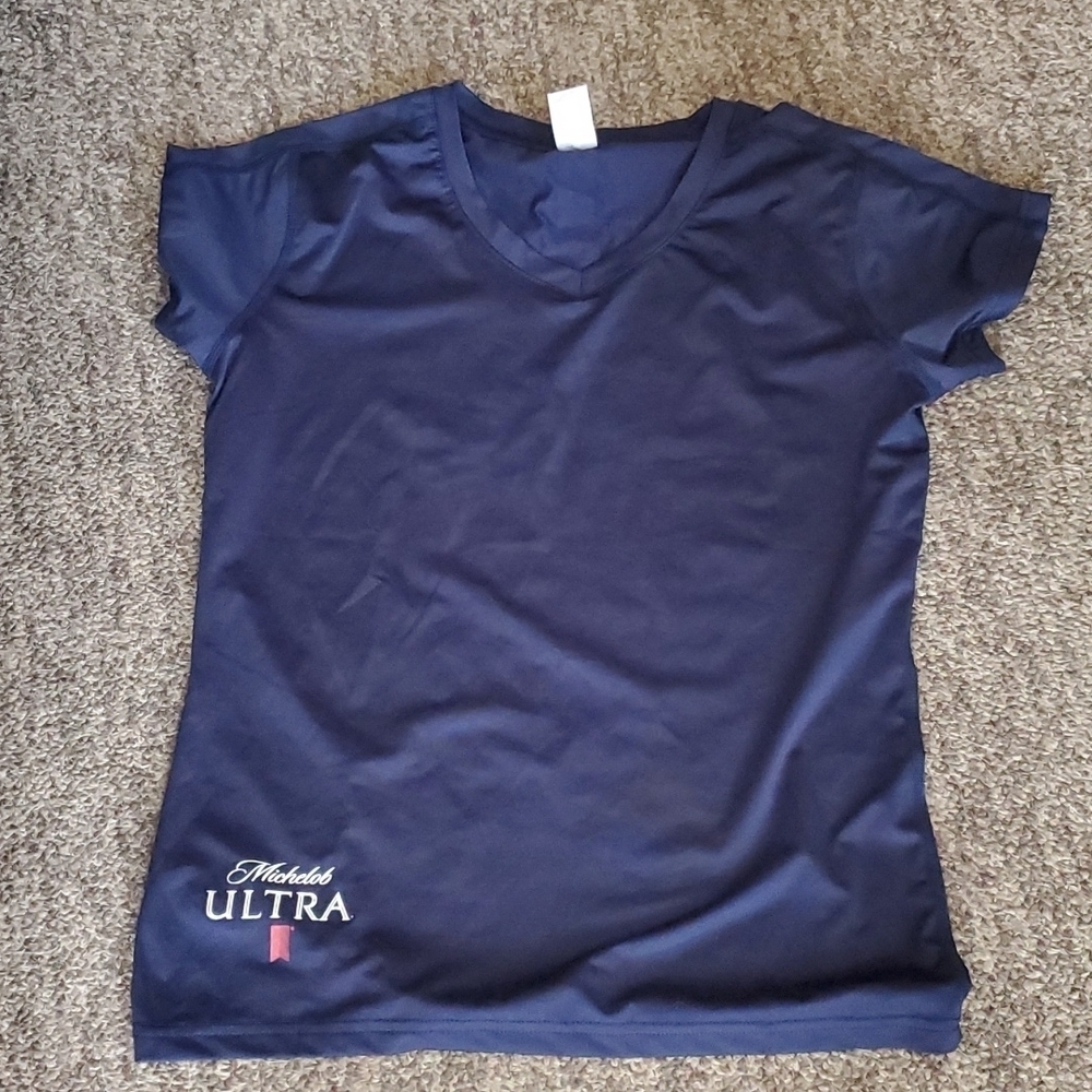 2 for $15 Ladies top size medium